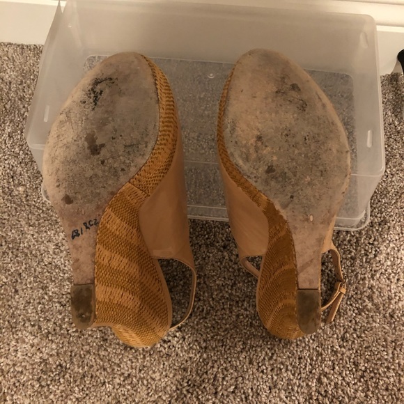 Authentic Gucci Vitello Vernice Soft Sable Wedge Sandal patent leather platforms - Picture 6 of 6